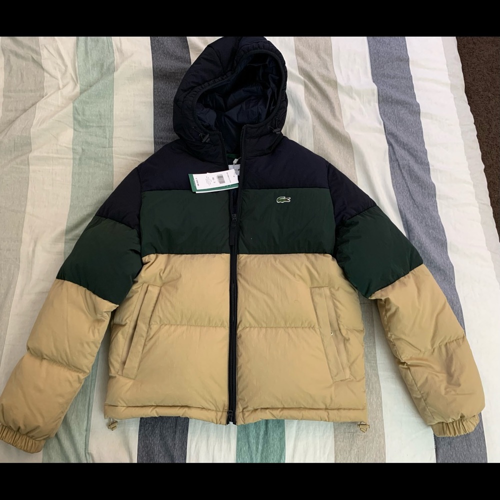 LACOSTE Men's Short Lightweight Water-Resistant Puffer Coat